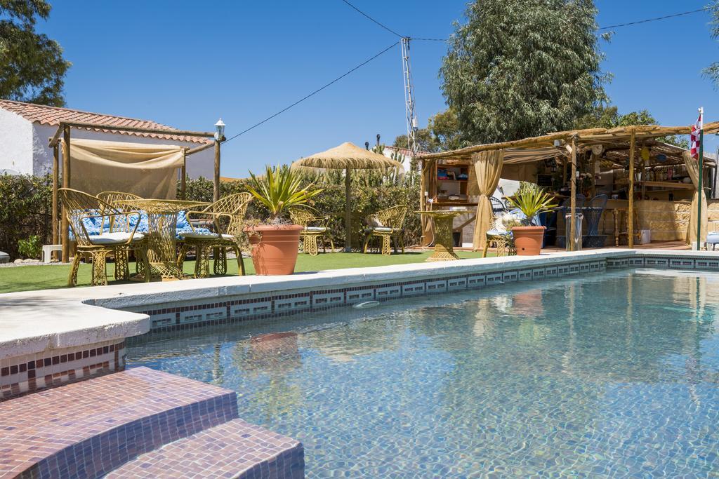 Dos Alamos Bed & Breakfast