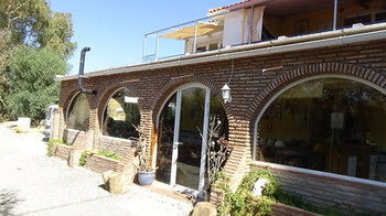 Dos Alamos Bed & Breakfast