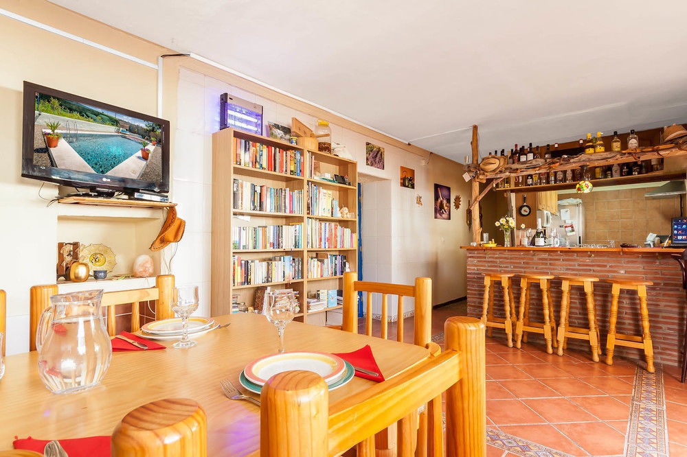 Dos Alamos Bed & Breakfast Alora